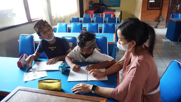 Giat Kelompok Belajar Bahasa Bali oleh Tim Penyuluh Bahasa Bali Provinsi Bali