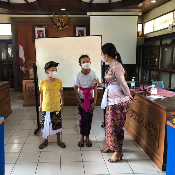 Giat Kelompok Belajar Bahasa Bali oleh Tim Penyuluh Bahasa Bali Provinsi Bali yang bertugas di Desa Sanur Kaja