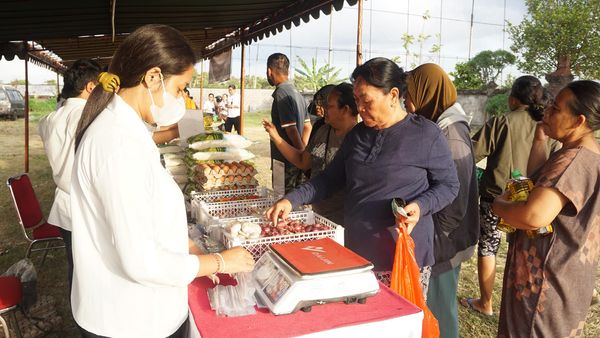 Operasi Pasar Murah di Desa Sanur Kaja