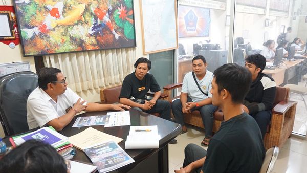 Ketua Karang Taruna Asta Dharma & Anggota Audiensi dengan Perbekel Desa Sanur Kaja dalam Rangka sebuah Inovasi/Program dari Karang Taruna Asta Dharma mengadakan Mobile Legends Competition Vol.1
