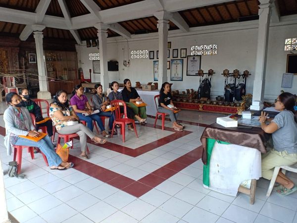 Pelaksanaan Penyuluhan Penyediaan Pangan Aman kepada kader posyandu se desa sanur kaja