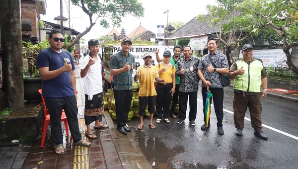 BERBAGI LAGI! PEMERINTAH DESA SANUR KAJA MELALUI KARANG TARUNA ASTA DHARMA BAGI-BAGI GAS LPG 3KG 200 TABUNG DALAM RANGKA MENYAMBUT HARI RAYA GALUNGAN & KUNINGAN