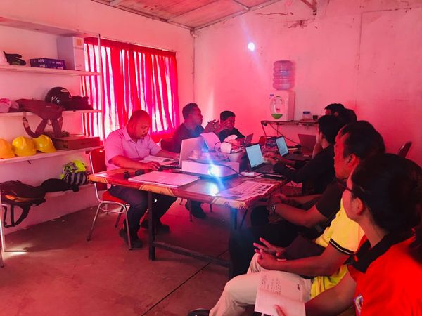  Rapat evaluasi minggu ke 3 pekerjaan pembangunan Gedung Kantor Perbekel Sanur Kaja