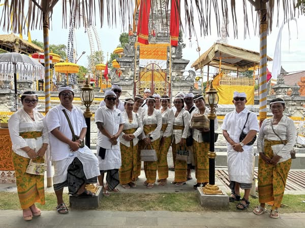 Ngaturang Bhakti Penganyar serangkaian Karya Padudusan Agung lan Ngenteg Linggih di Pura Agung Jagatnata