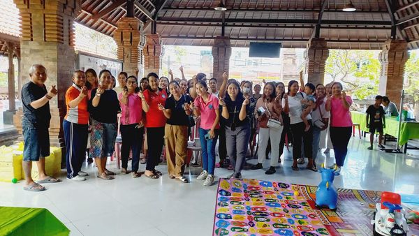 Kegiatan Posyandu Balita dan Lansia di Balai Banjar Pekandelan serta Sosialisasi KB dari Dinas P3AP2KB