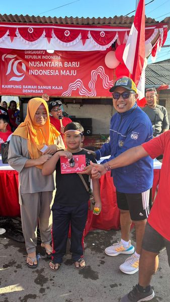 Perayaan Kemerdekaan Oleh Warga Kampung Sawah Bersama Kepala Dusun Wirasana