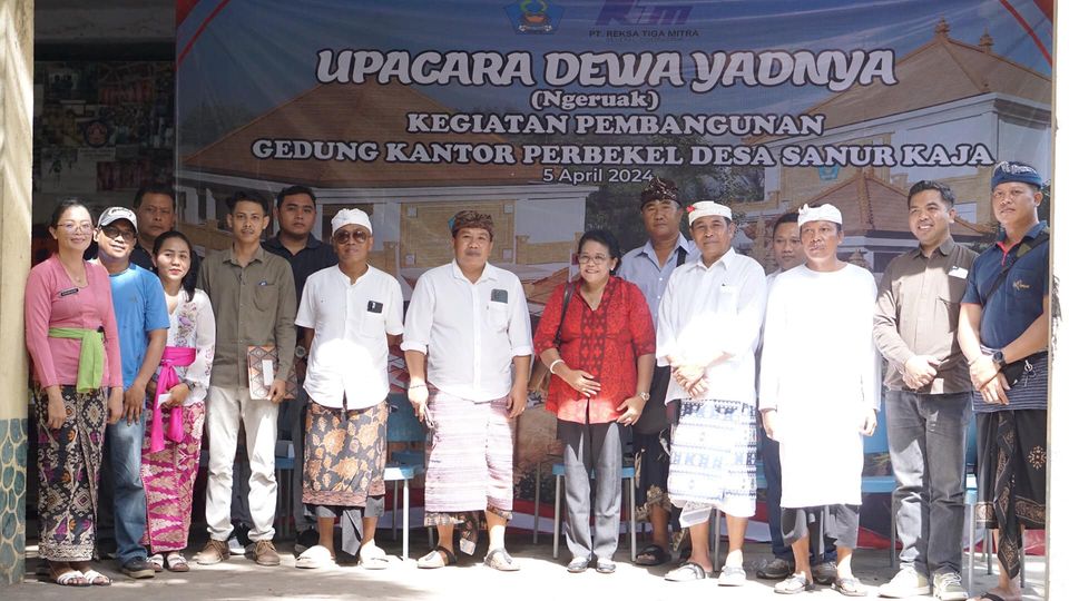 Simbolisasi Penyerahan SPMK/Penyerahan Lahan dari TPK kepada PT. Reksa Tiga Mitra (Pemenang Lelang) dan Konsultan Pengawas 