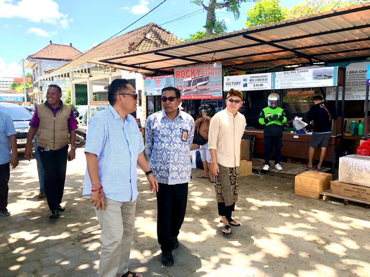 Senator DPD RI, Ida Bagus Rai Mantra, melakukan kunjungan kerja ke Pantai Bangsal dan Pantai Matahari Terbit