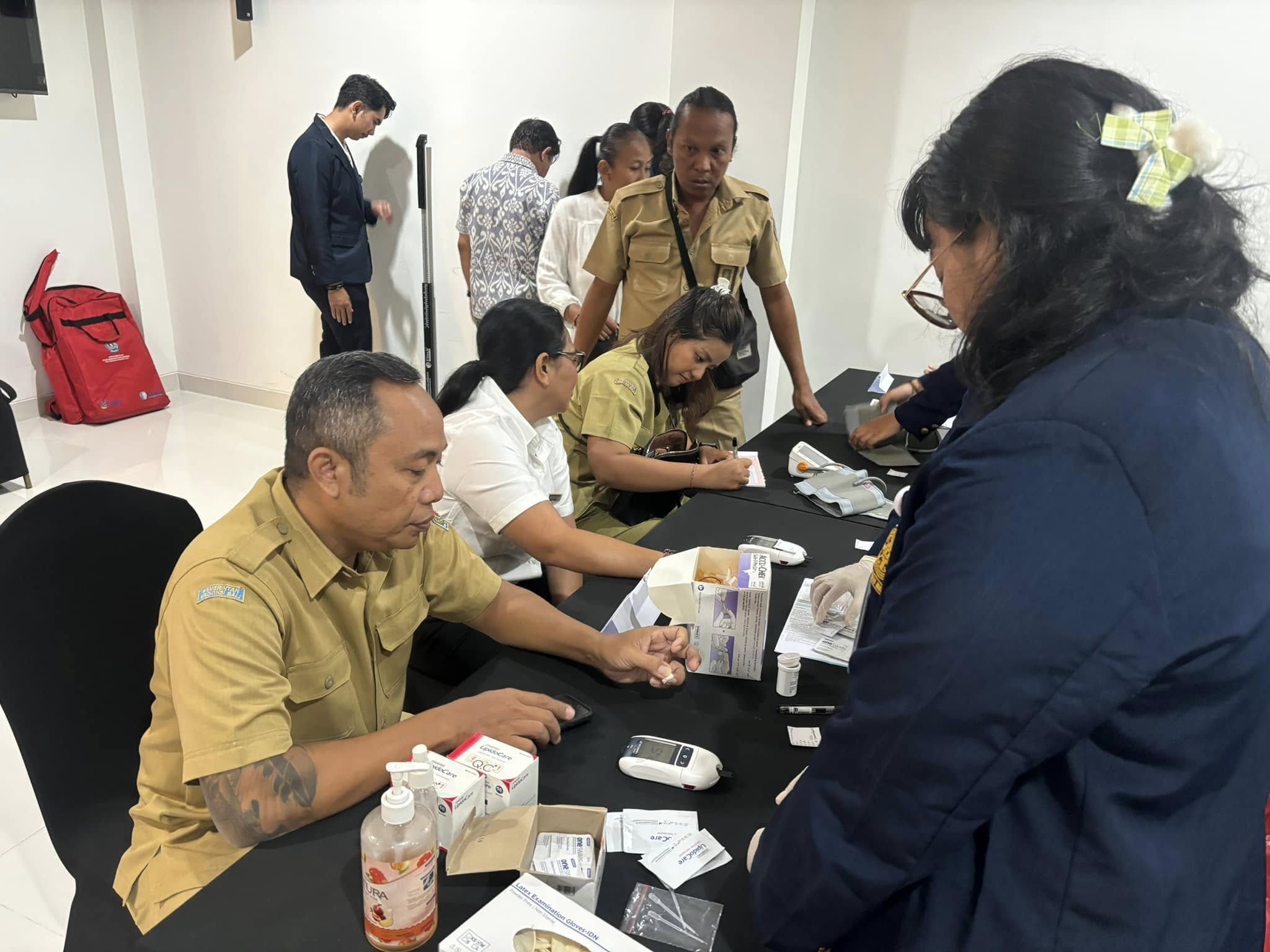 Skrining Penyakit tidak menular bagi Perangkat Desa & Staff Desa, Tenaga Honor Desa dan BPD Desa Sanur Kaja