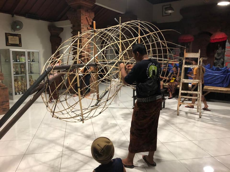 Proses pembuatan Ogoh-ogoh dari ST. Dharma Kerthi Banjar Batanpoh Sanur