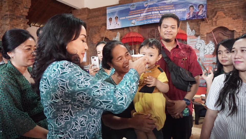Pemberian Vit. A Di Posyandu Dusun Batanpoh Desa Sanur Kaja