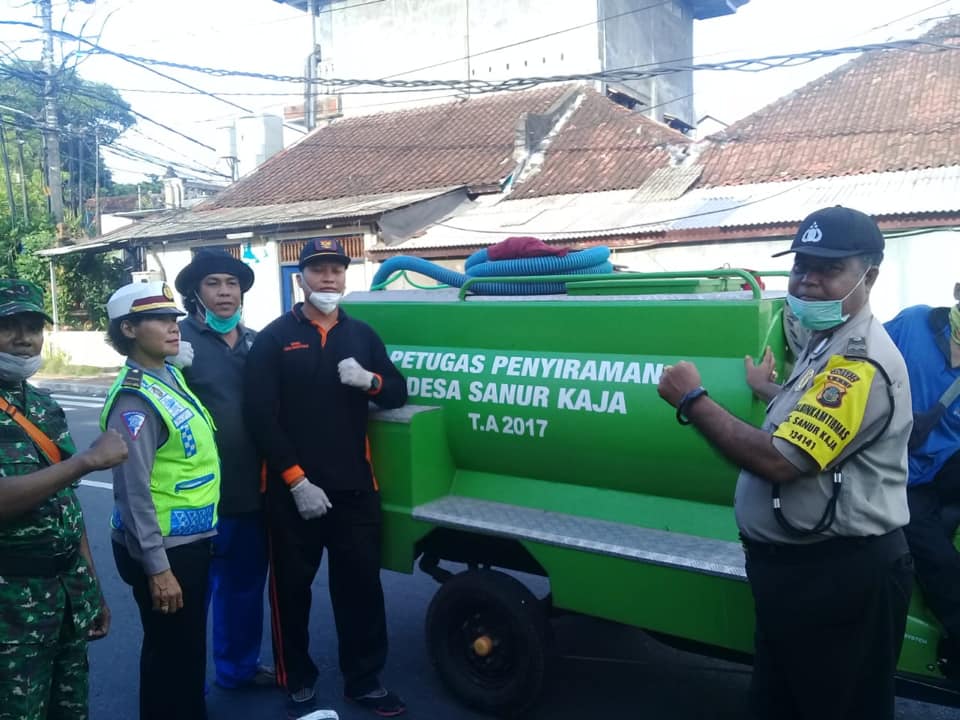 Penyemprotan Desinfektan Tahap III Di Desa Sanur Kaja