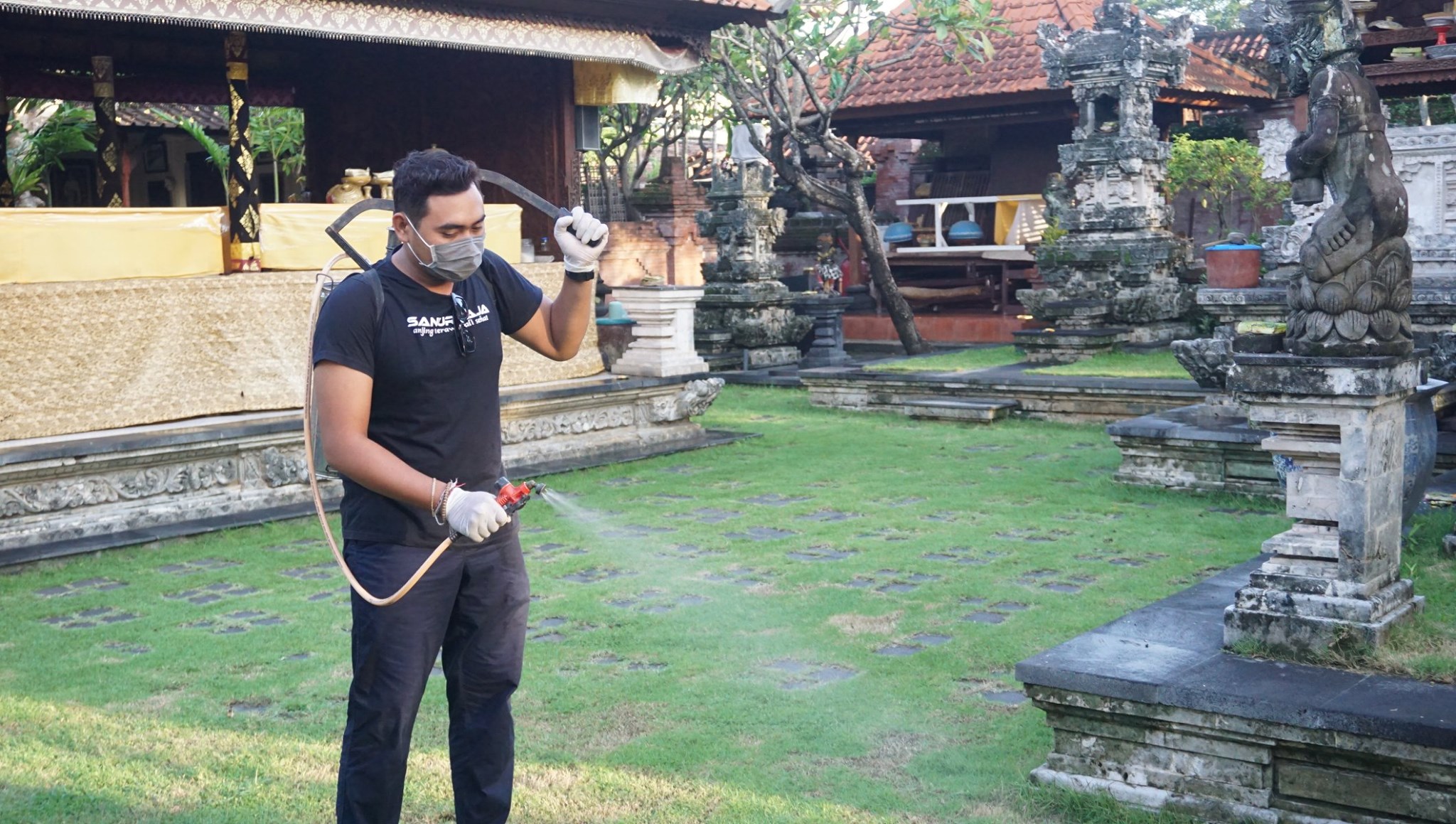 PELAKSANAAN TAHAP II PENYEMPROTAN DESINFEKTAN MENCEGAH CORONA (COVID-19)
