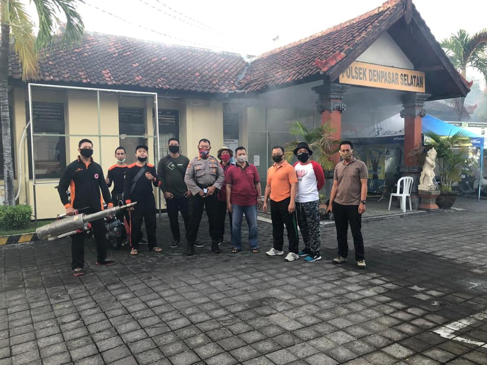 Giat Fogging Focus di Polsek Denpasar Selatan bersama Kepala Dusun Desa Sanur Kaja.