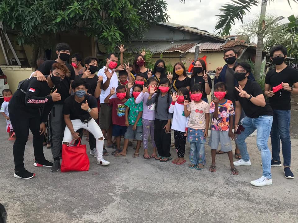 KARANG TARUNA ASTA DHARMA DESA SANUR KAJA BERGERAK TERUS MEMBAGIKAN MASKER DI WILAYAH DESA SANUR KAJA!