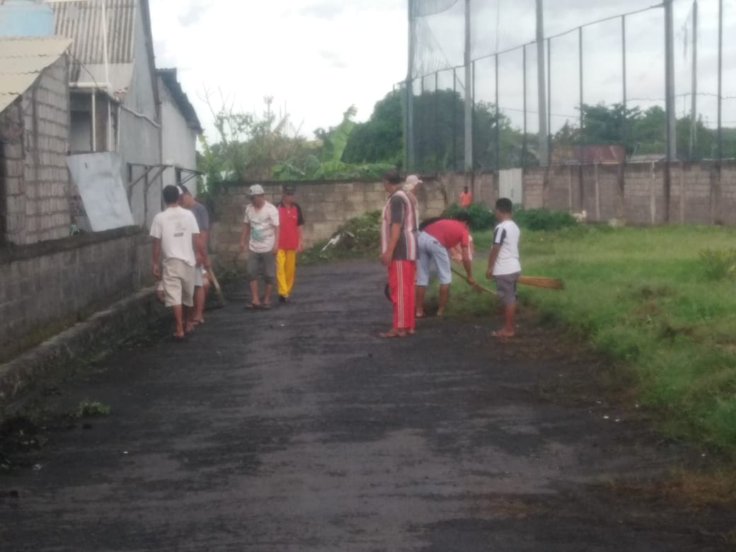MINGGU BERSIH DI LINGKUNGAN DESA SANUR KAJA!