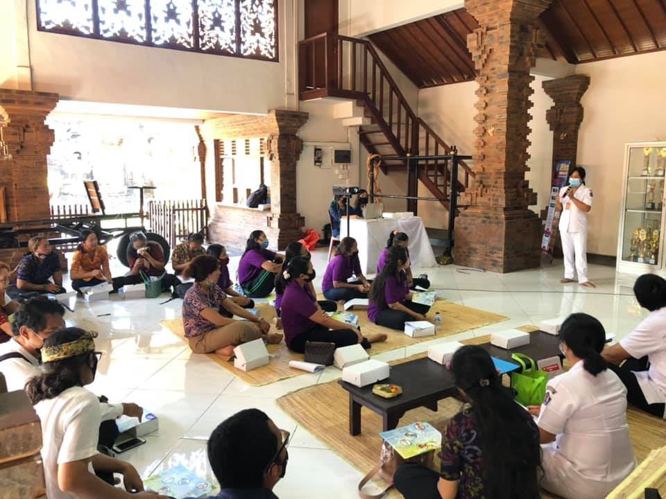 Penyuluhan Tentang Stunting di Banjar Batanpoh Sanur Kaja