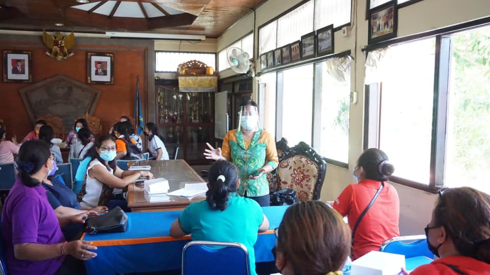 Pembinaan Administrasi PKK dan Posyandu