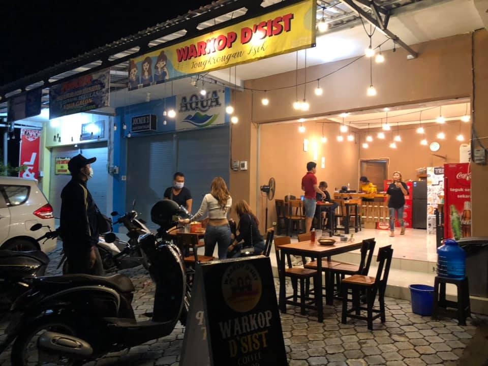 Patroli Pembatasan Kegiatan Masyarakat (PKM) di  Wilayah Desa Sanur Kaja 