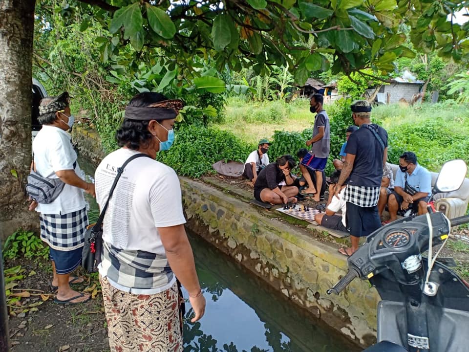 Patroli Pembatasan Kegiatan Masyarakat (PKM) di  Wilayah Desa Sanur Kaja 