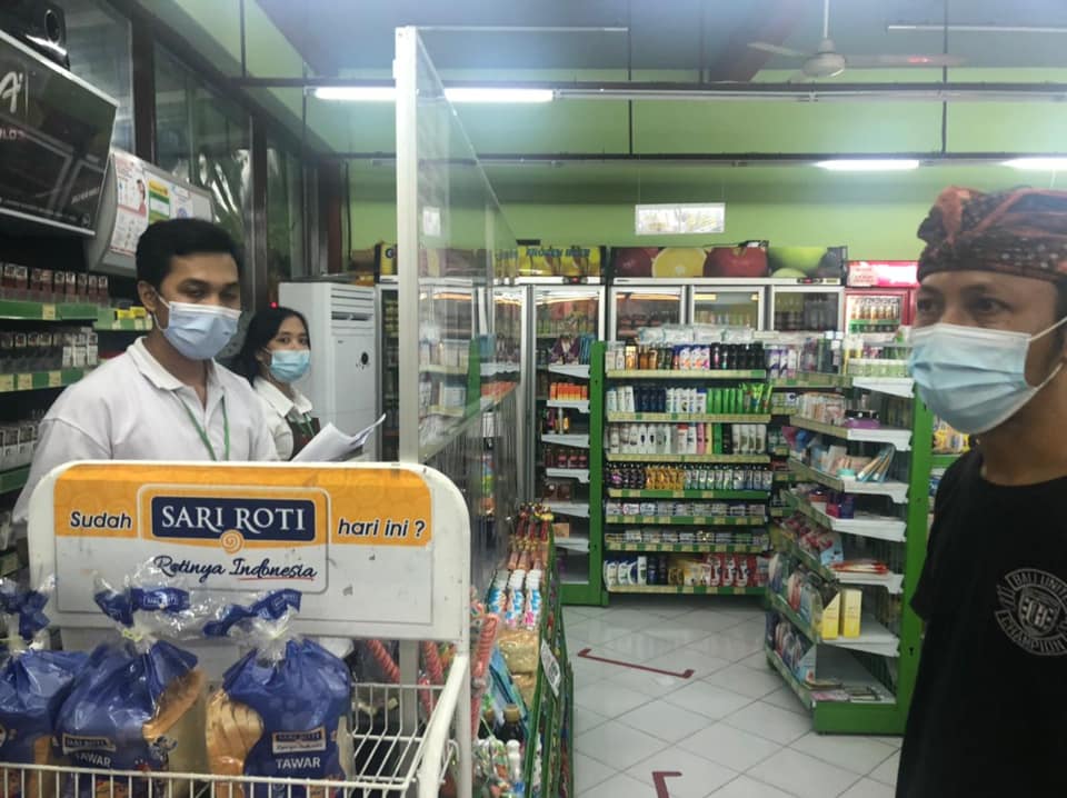 Patroli Pembatasan Kegiatan Masyarakat (PKM) di  Wilayah Desa Sanur Kaja 