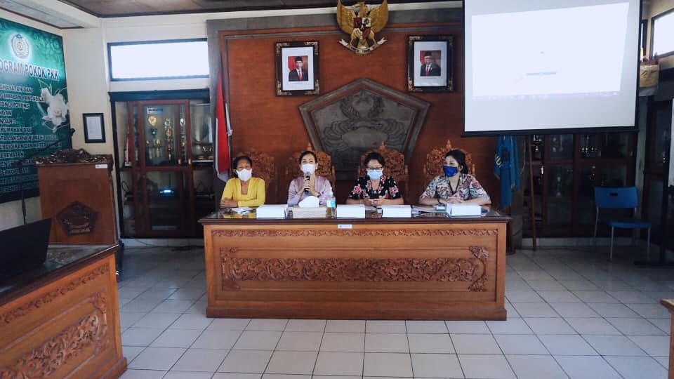 Pelatihan Aplikasi SICANTIK oleh DPMD Kota Denpasar bersama Kader Dasa Wisma