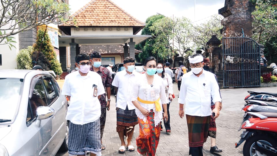 Kunjungan Wakil Walikota dalam rangka Vaksinasi Massal COVID-19 di Desa Sanur Kaja