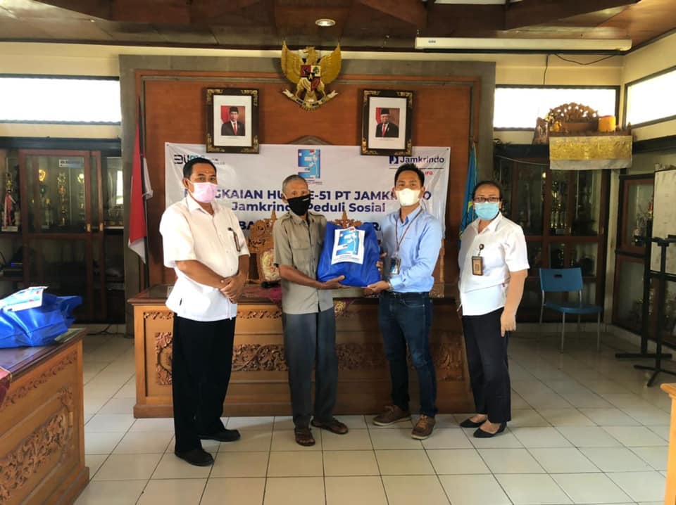 Bantuan Sembako dalam Rangkaian Acara HUT ke-51 PT JAMKRINDO