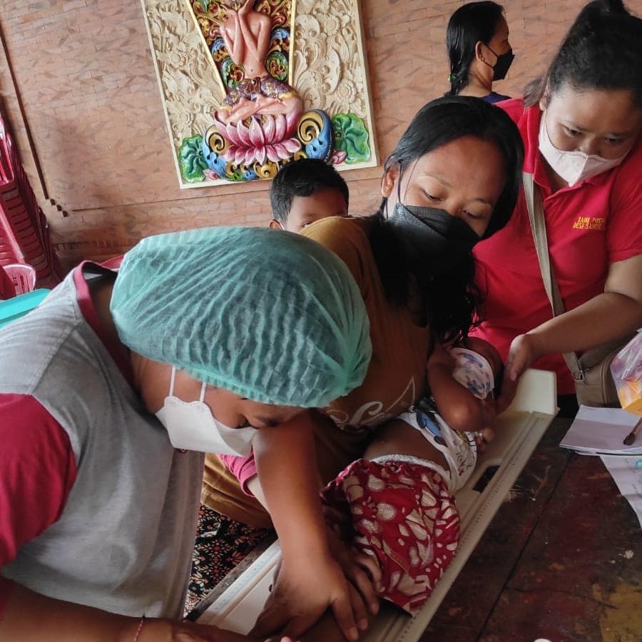 Kegiatan Posyandu Balita dan Lansia di Dusun Belong