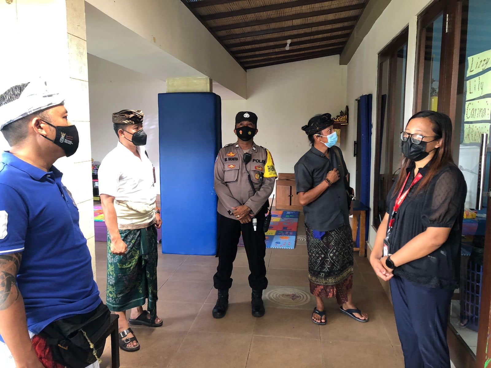 Pengecekan Protokol Kesehatan di Sekolah International (SIS) bersama Bhabinkamtibmas, Kepala Dusun dan Kasi Pemerintahan Desa Sanur Kaja