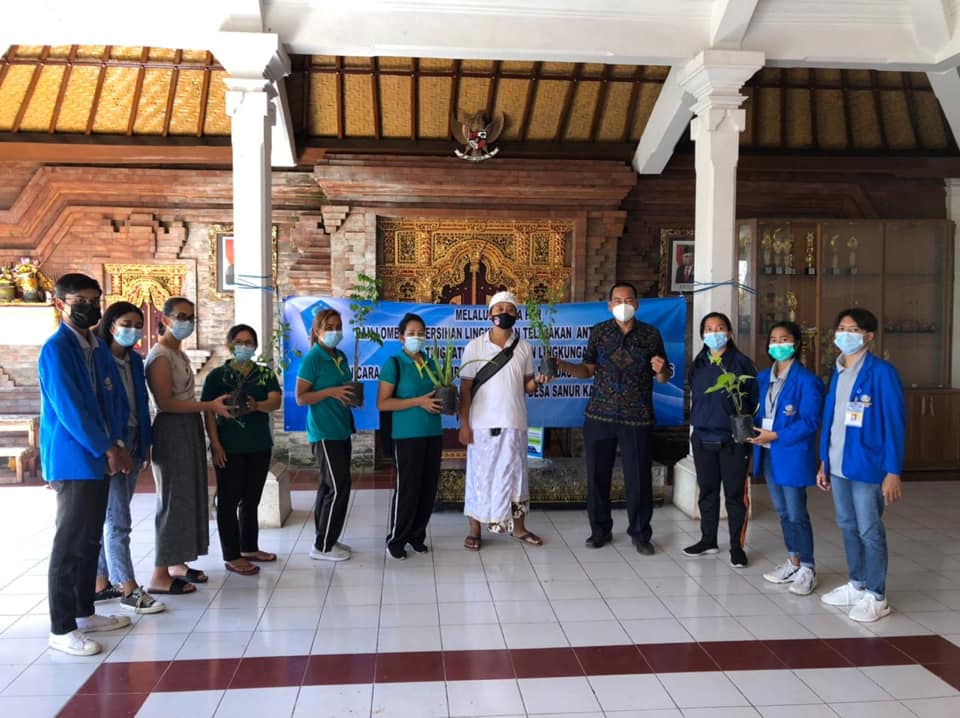 Penyerahan Tanaman Dalam Rangka Pembinaan Persiapan Lomba PSN Masing-masing Dusun di Desa Sanur Kaja
