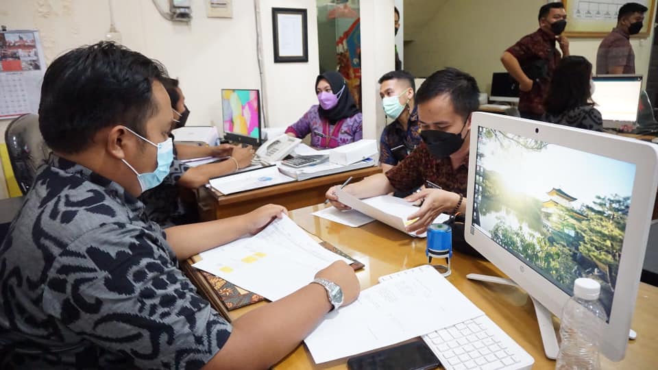 Monitoring dan Evaluasi Administrasi Desa Tahun Anggaran 2021 oleh Dinas Pemberdayaan Masyarakat & Desa (DPMD) Kota Denpasar