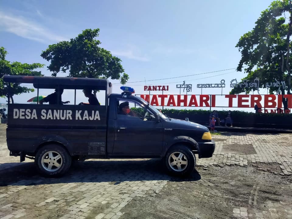 Patroli Pembatasan Kegiatan Masyarakat (PKM) di Wilayah Desa Sanur Kaja