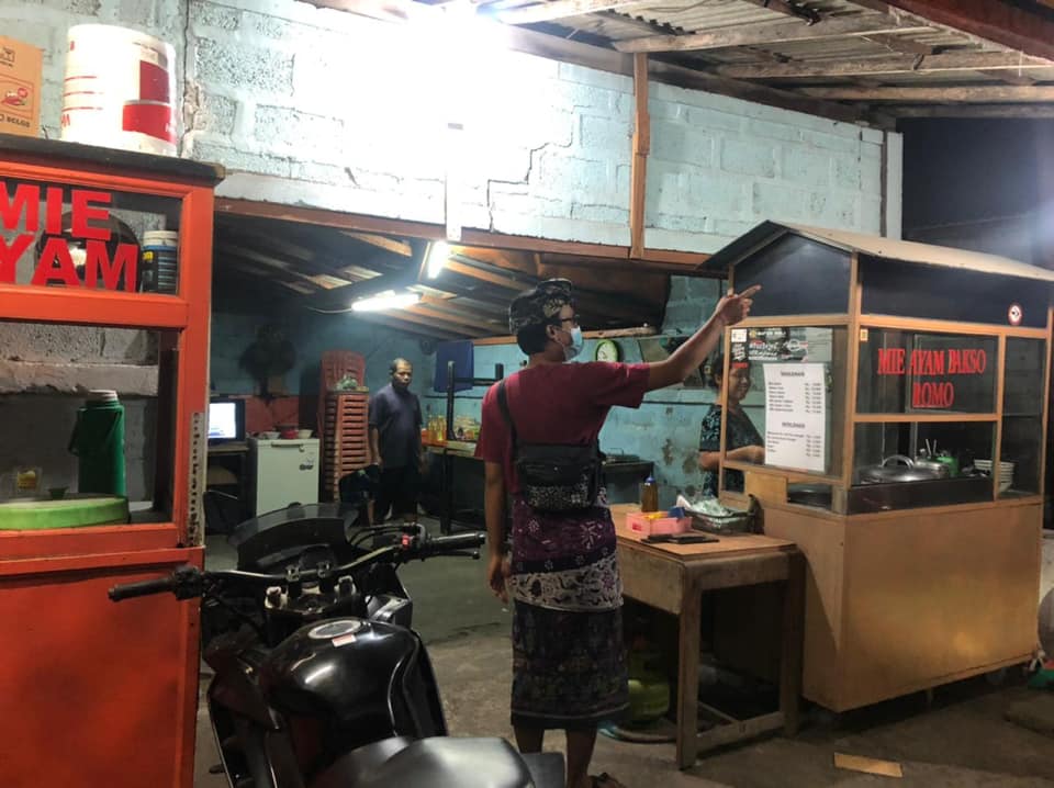Patroli Pembatan Kegiatan Masyarakat (PKM) di Wilayah Desa Sanur Kaja