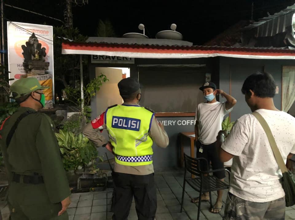 Mensosialisasikan Himbauan Mengenai PPKM darurat