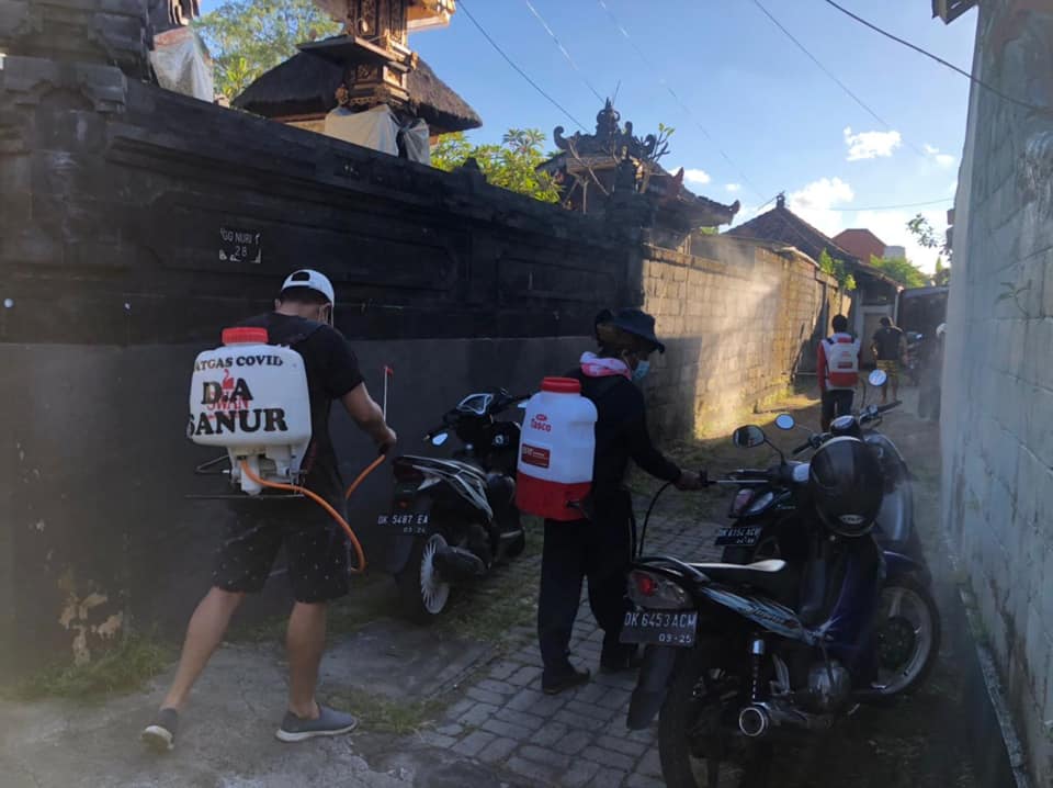 Giat Penyemprotan Desinfektan di Dusun Pekandelan