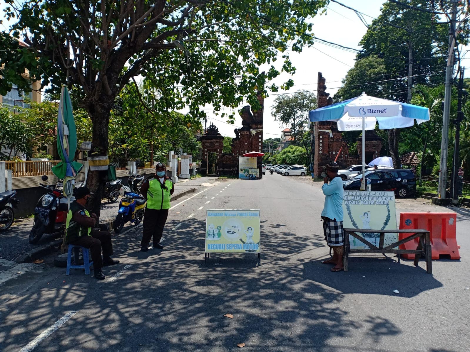 Pengalihan Arus Parkir menuju Pantai Bangsal Sanur ke Pantai Matahari Terbit guna memperlancar Pelaksanaan Kegiatan Melasti Desa Adat Sanur