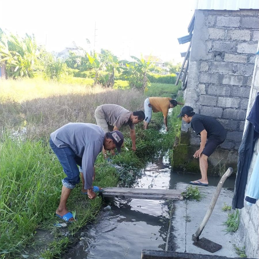 Gotong Royong Kebersihan Warga Kampung Sawah Dusun Wirasana