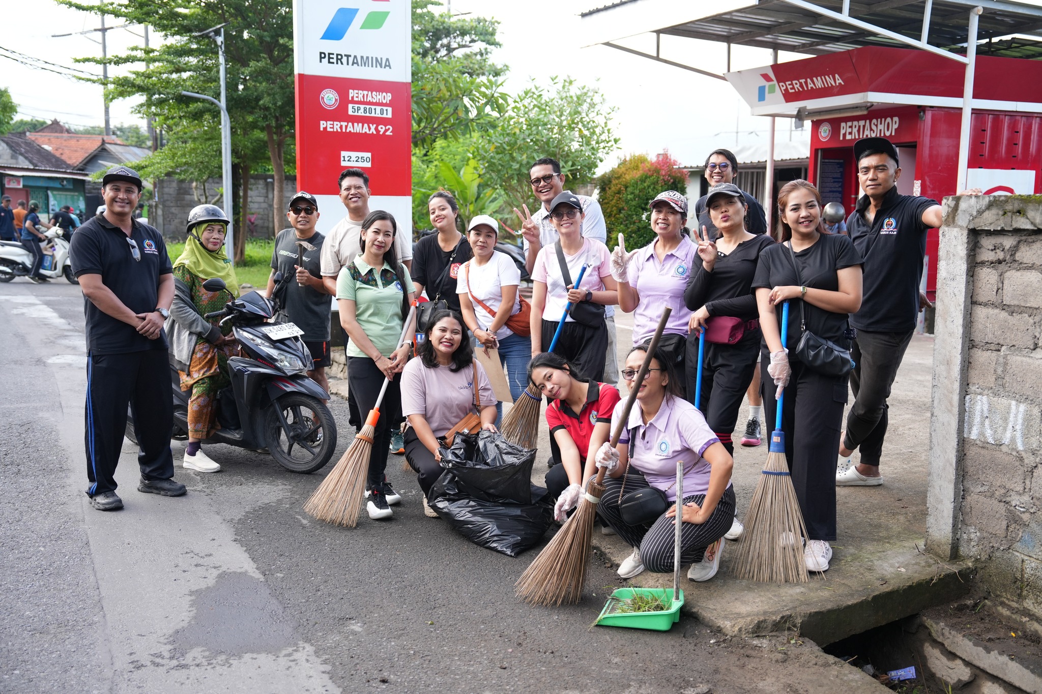 Kegiatan Gotong Royong Kebersihan dalam rangka memperingati Hari Desa Nasional (Hardesnas) Tahun 2026.